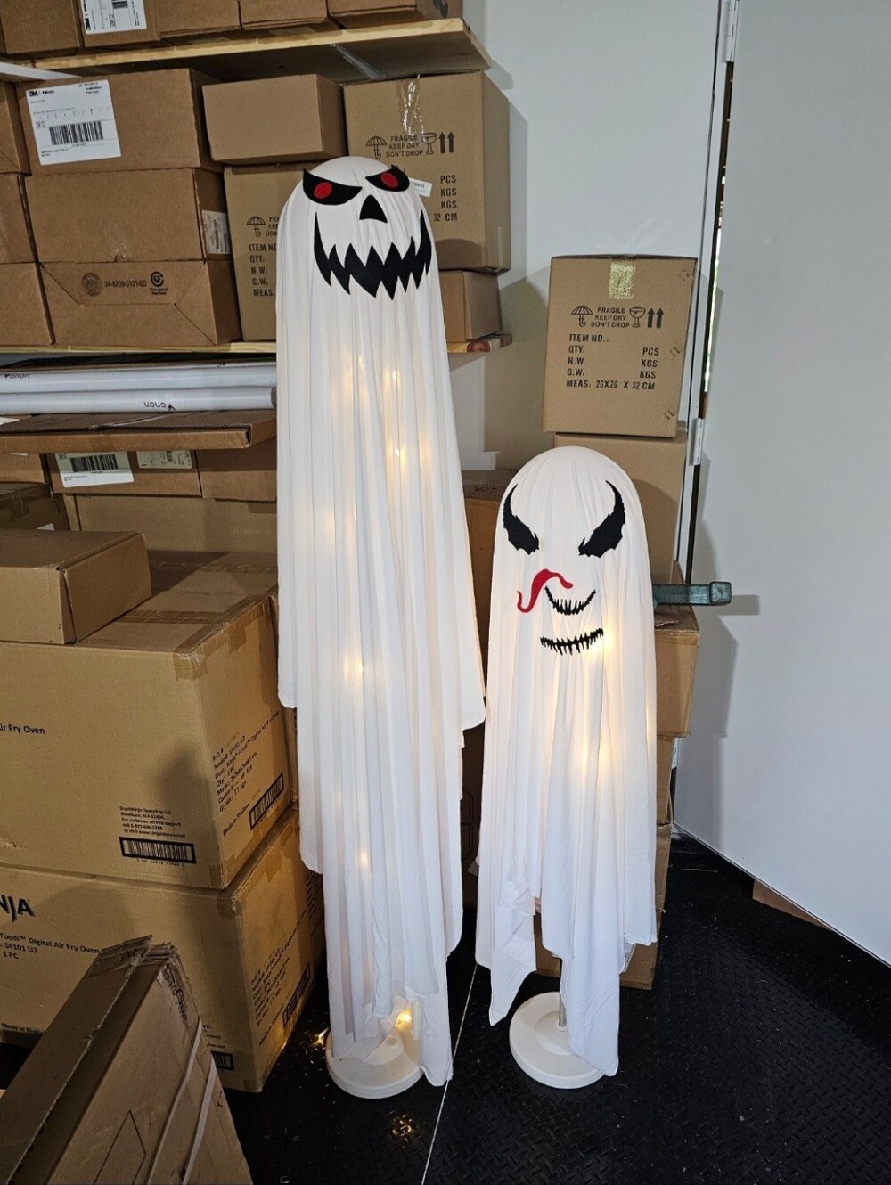 NEW 2 Pc Lighted Standing Ghosts 35-70" Adjustable Halloween Outdoor Decorations